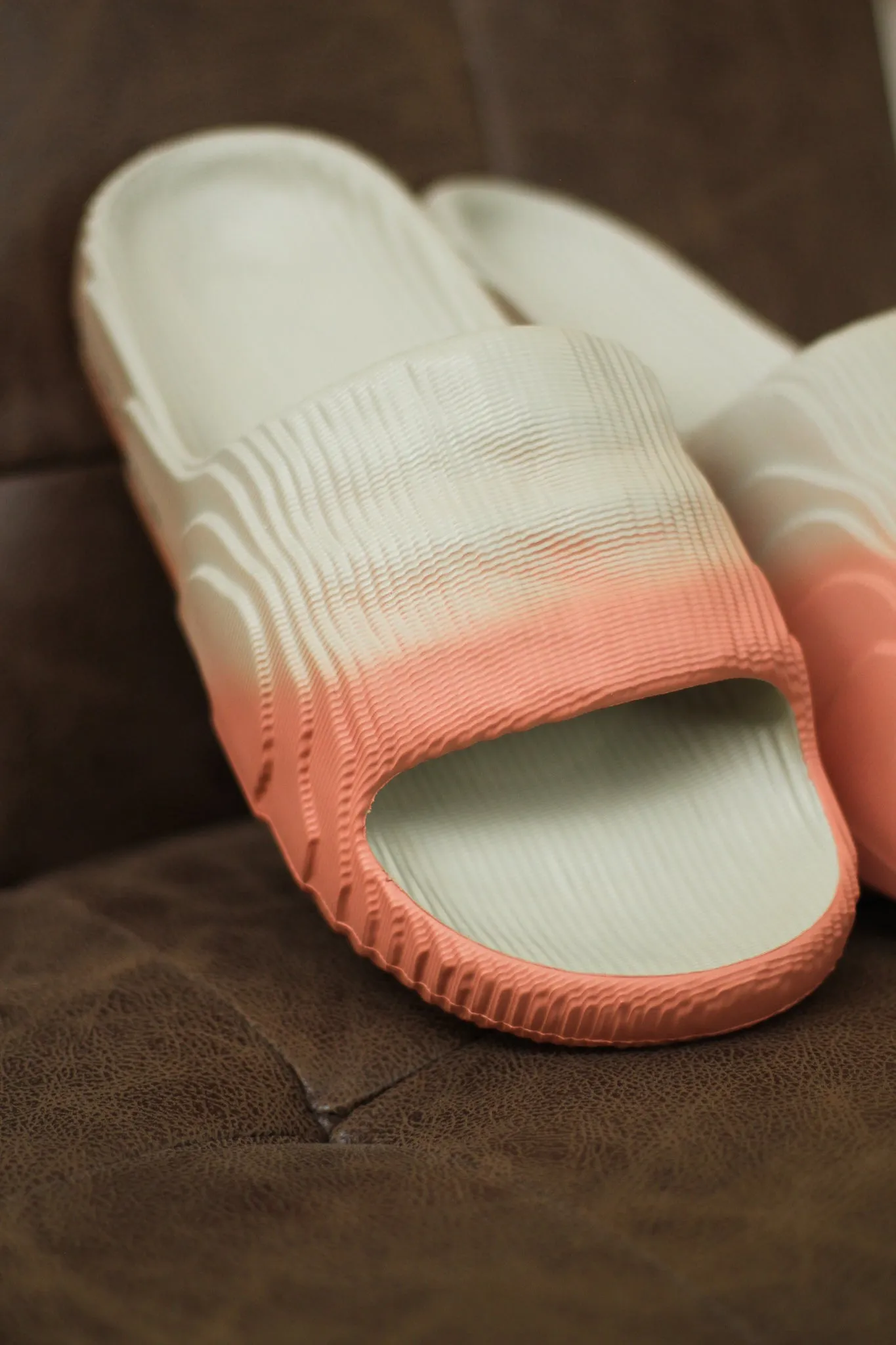 ADILETTE 22 "WONDER CLAY"