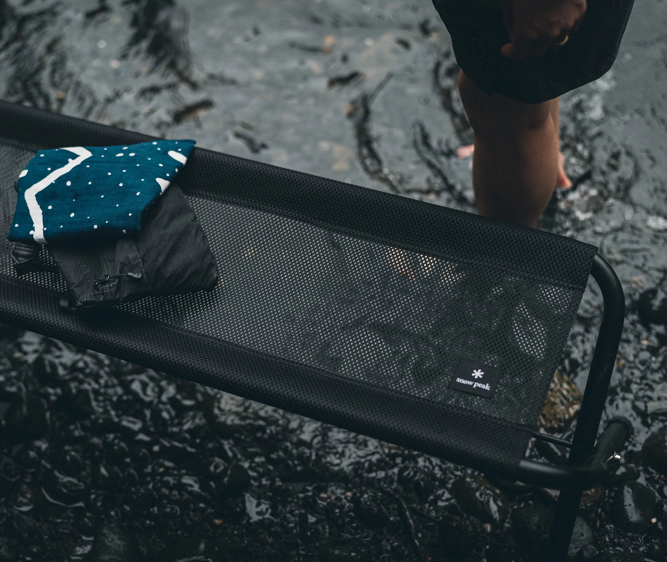 Black Mesh FD Folding Camping Bench
