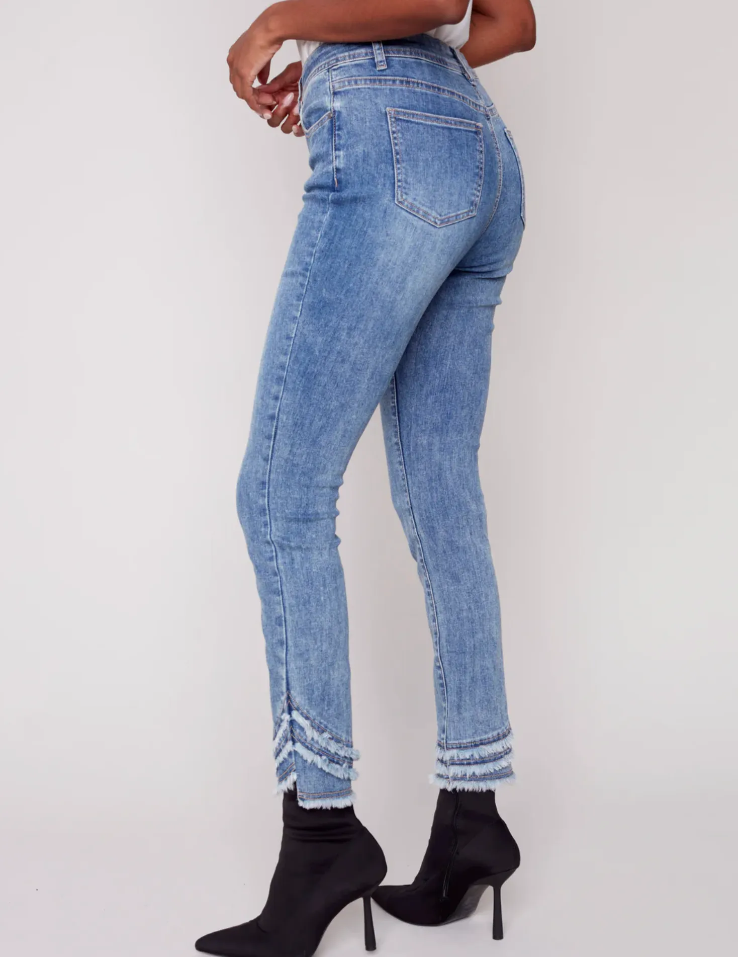 Frayed Hem Denim Pants in Medium Blue