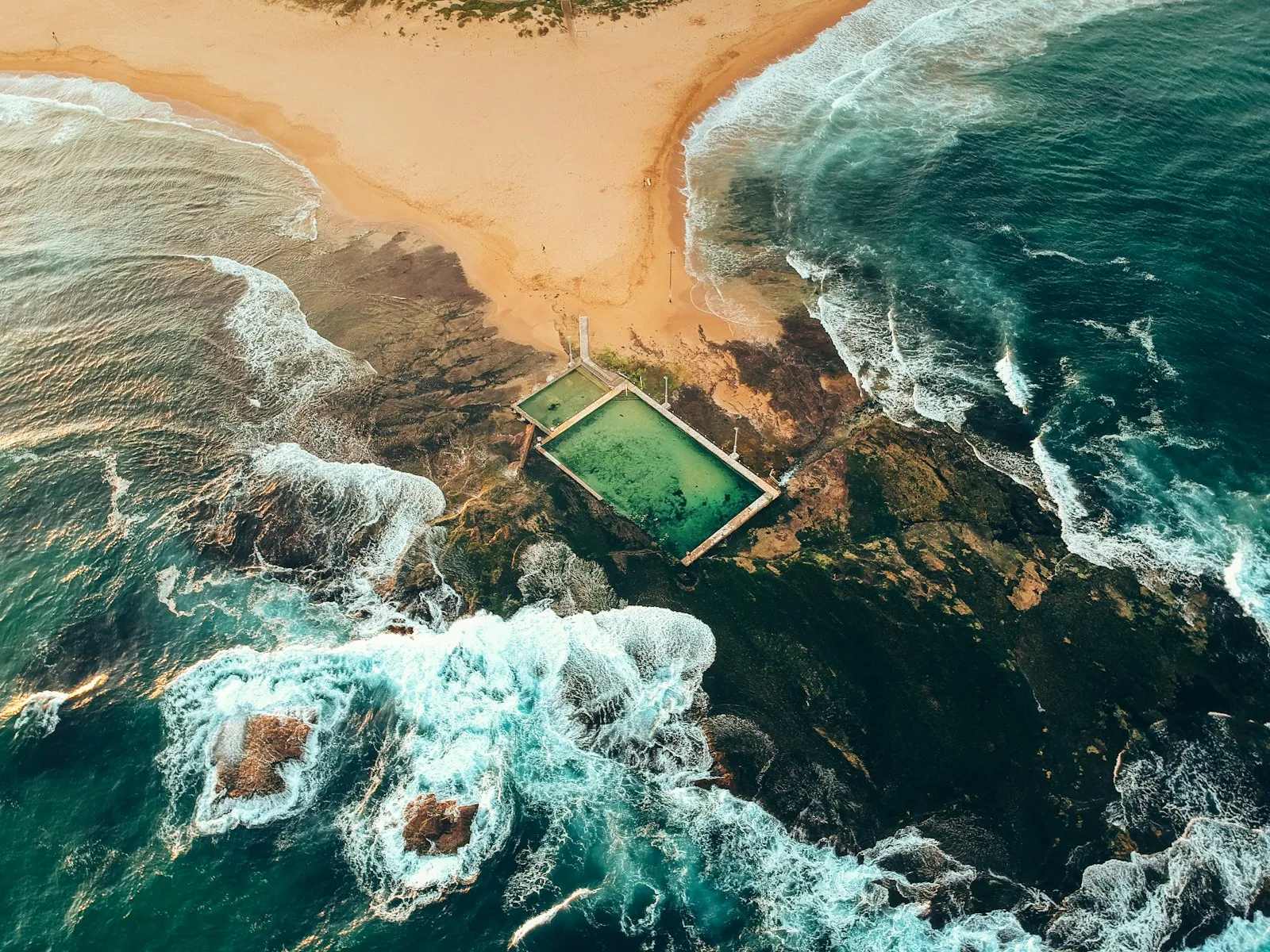 Gestalten - The Nature of Swimming - Unique Bathing Locations and Swimming Experiences