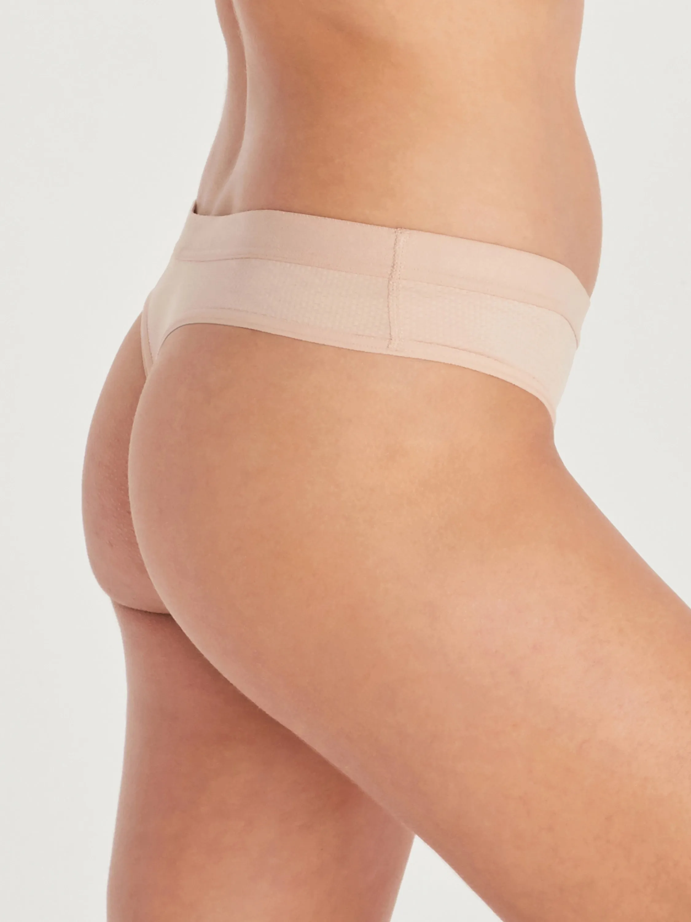 Give-N-Go® 2.0 Sport Mesh Thong (Women's)