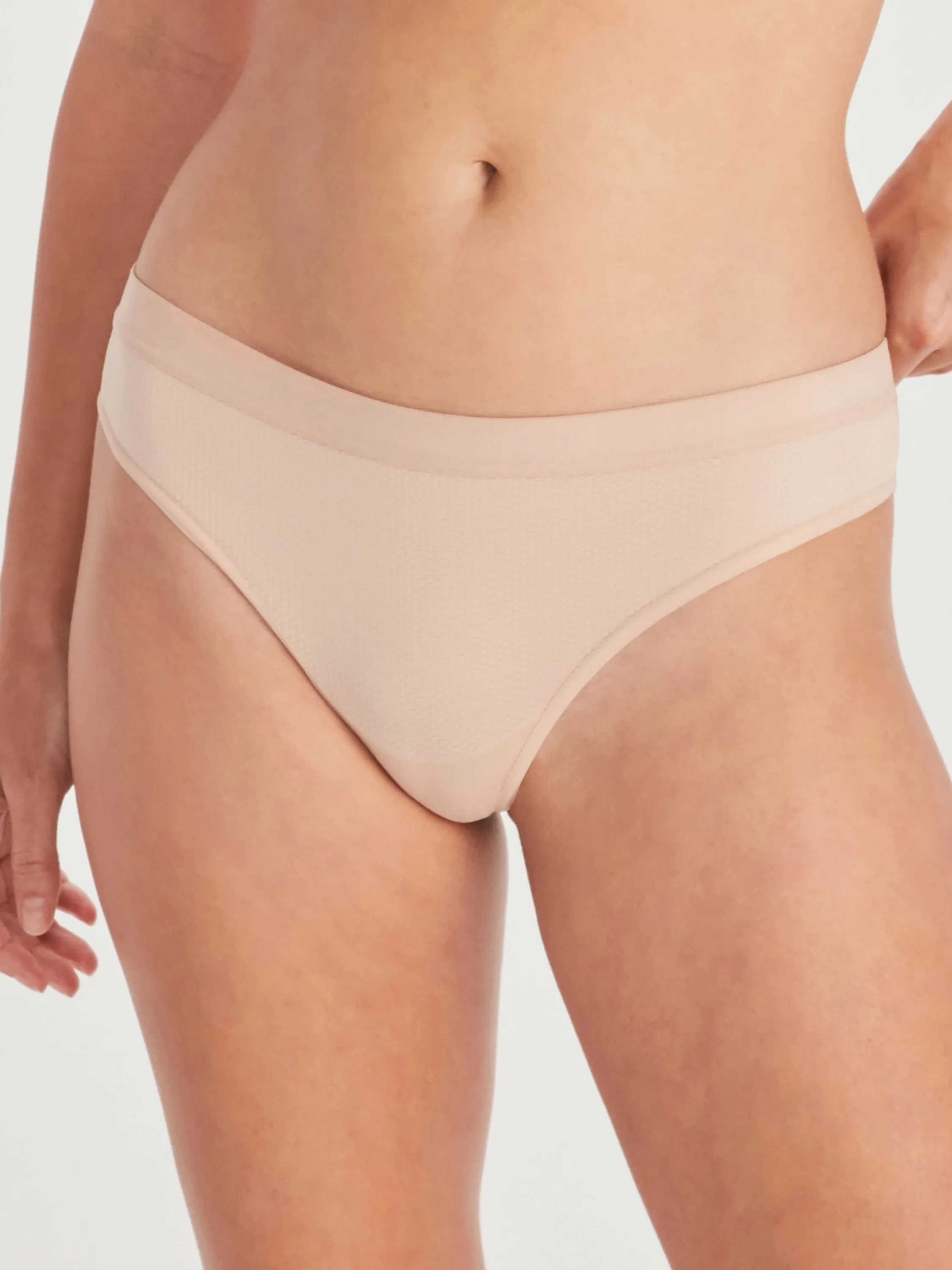 Give-N-Go® 2.0 Sport Mesh Thong (Women's)