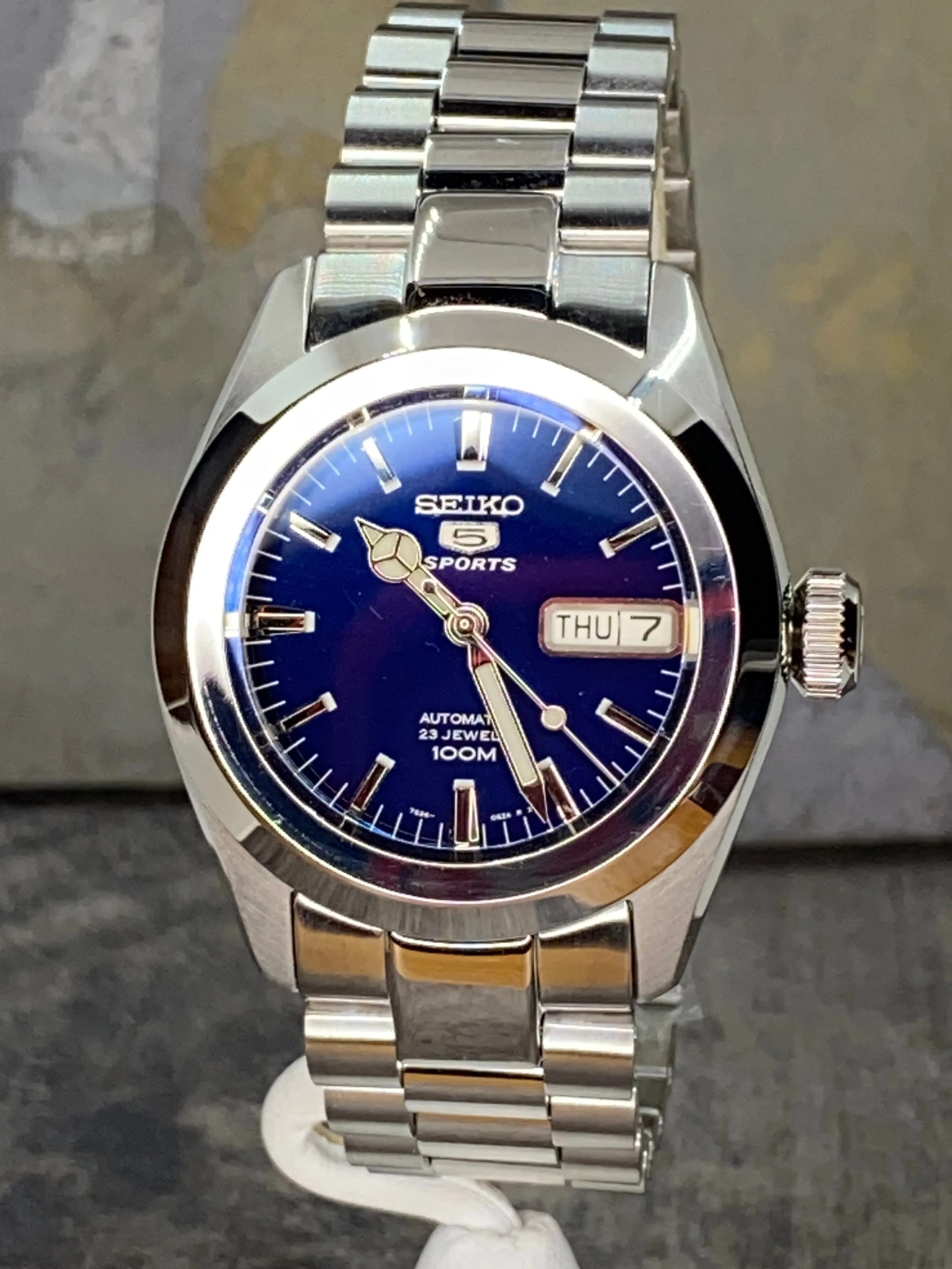 Traverse blue dial