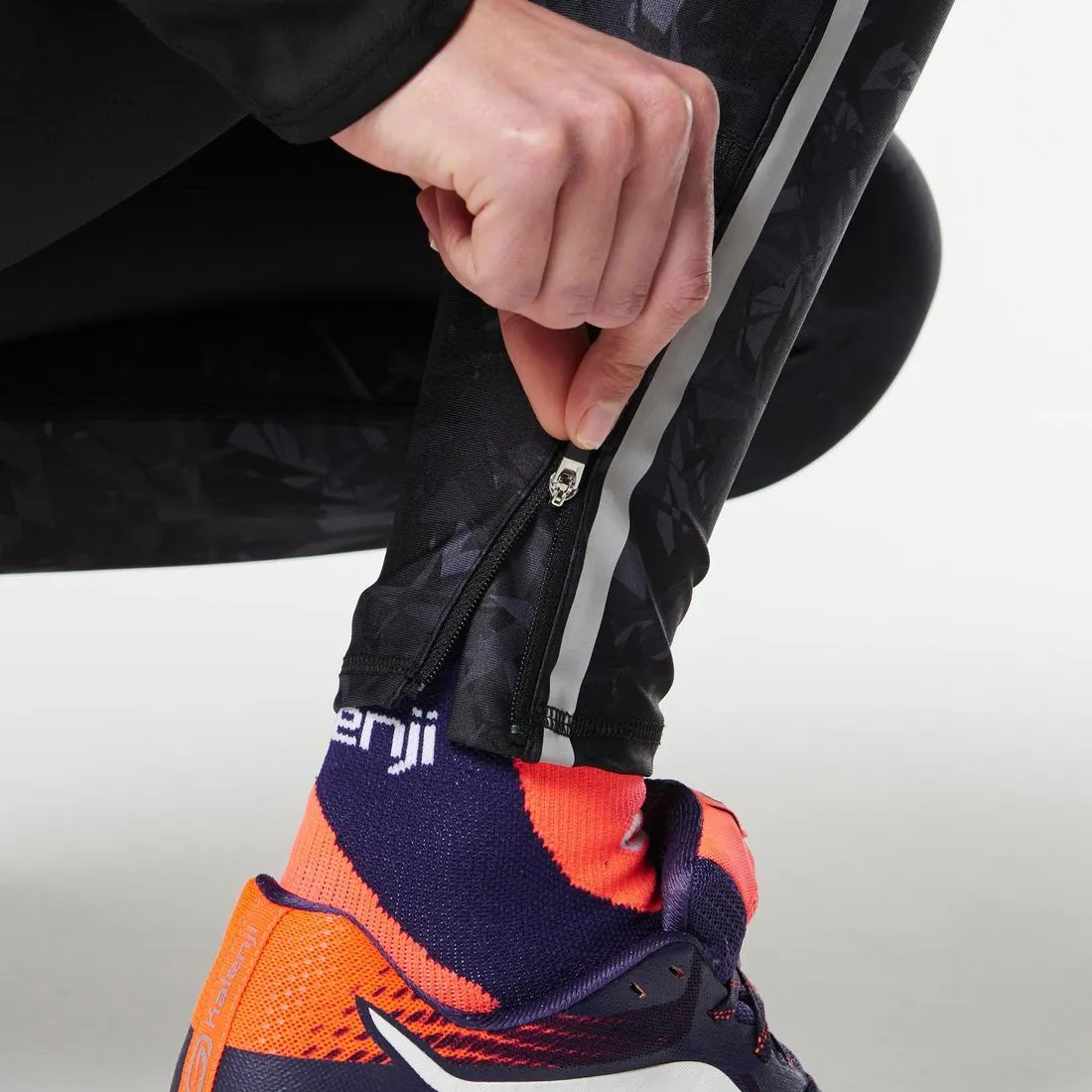 WOMEN'S TRAIL RUNNING TIGHTS - BLACK/GREY/FLOWERS
